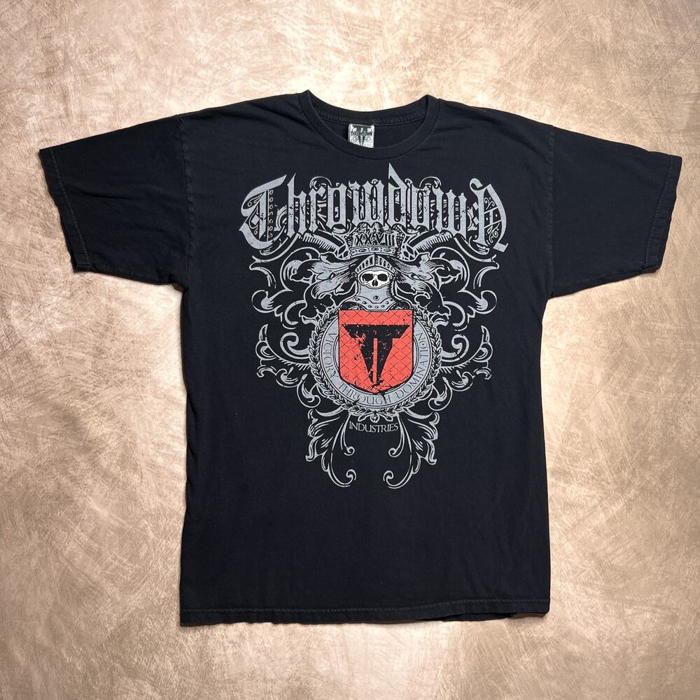 Vintage Y2K Throwdown Medieval Skull Knight Graphic T-Shirt Punk Indie Sleaze